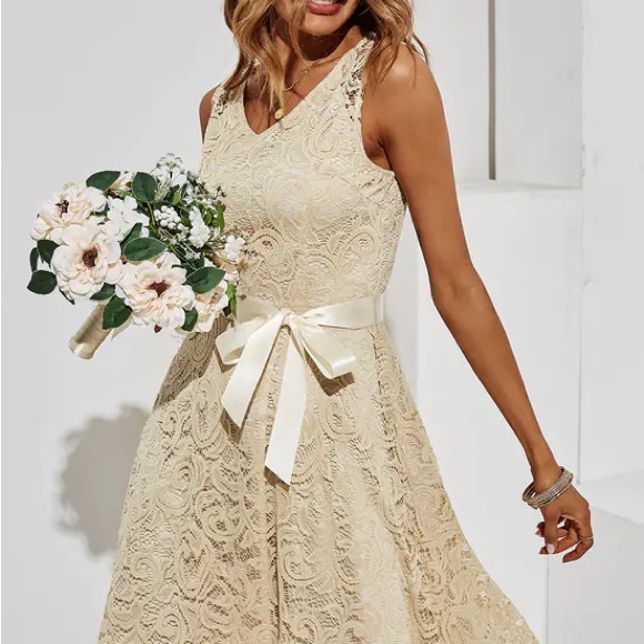 FS Collection bridesmaid lace dress in champagne - Picture 2 of 9